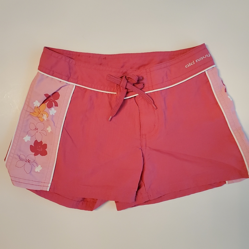 Old Navy girls board shorts floral detail, size 7